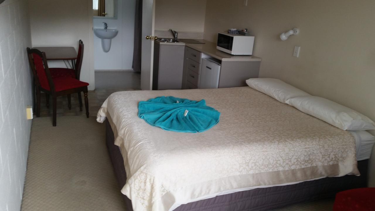 Ranui Motel โอโพทิกิ ภายนอก รูปภาพ